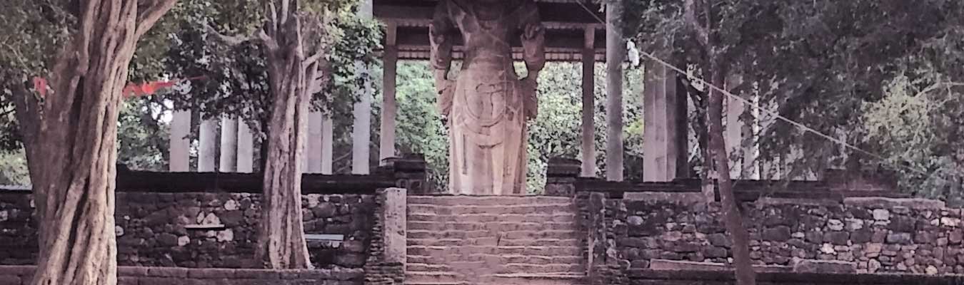 Avalokiteshvara statue, Dambegoda